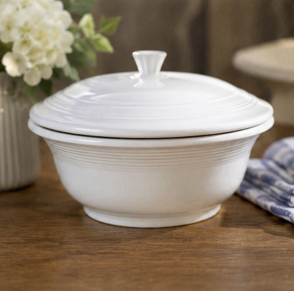 Vintage Fiesta 2 Qt Covered Casserole Serving Bowl w Lid USA HLC White